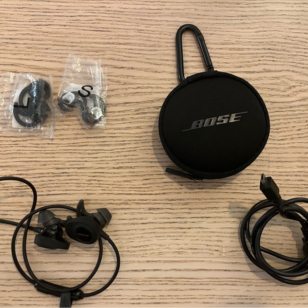 Bose Black Earbuds with Accessories and Case